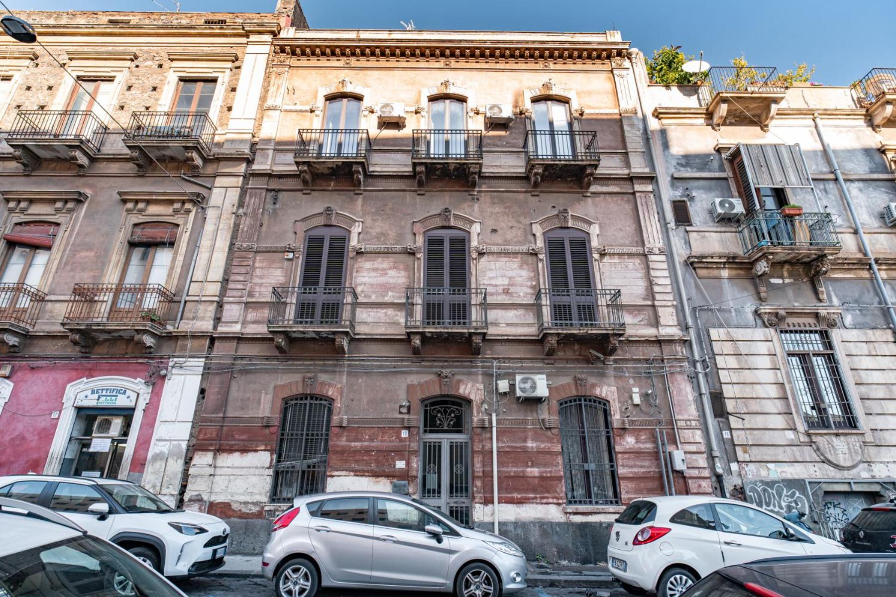 شقة A Casa Del Reuccio كاتانيا المظهر الخارجي الصورة