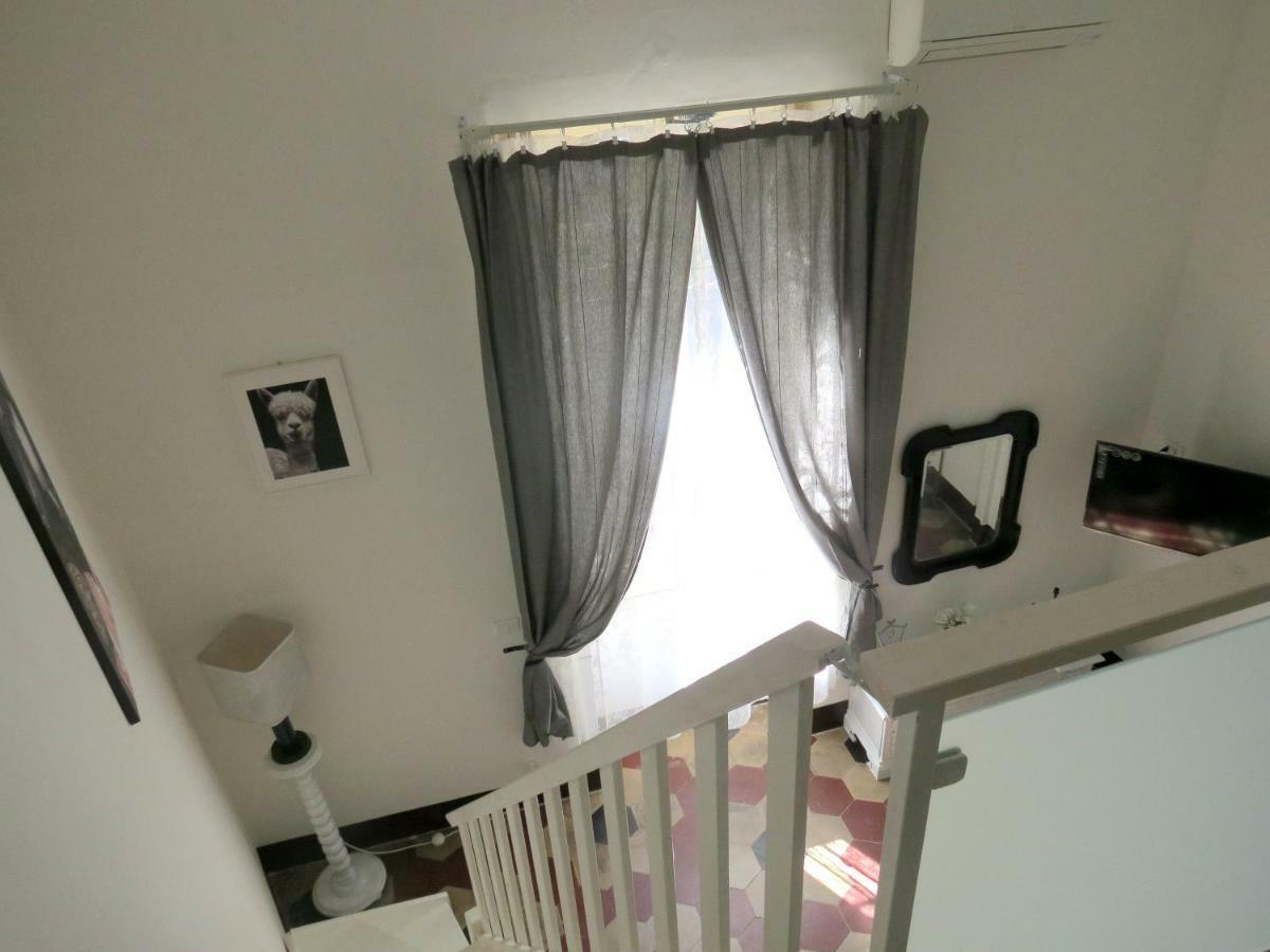 شقة A Casa Del Reuccio كاتانيا المظهر الخارجي الصورة